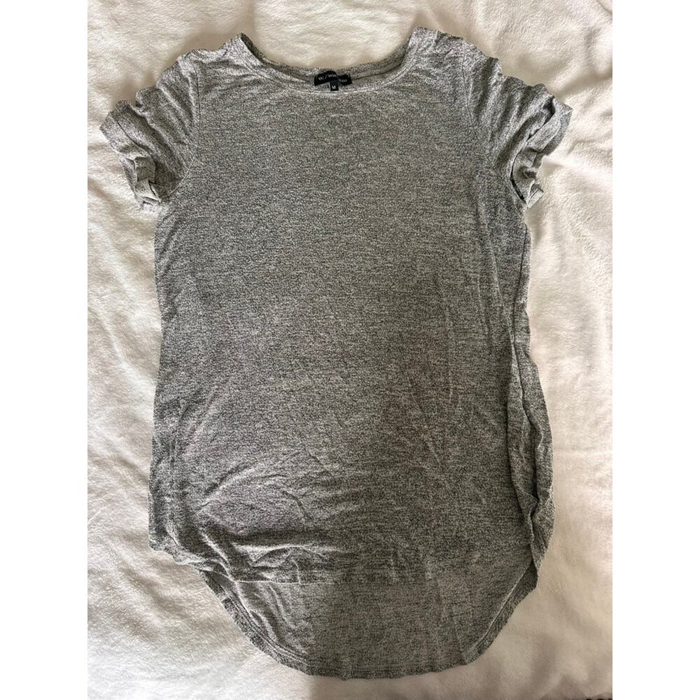 Wantable Heathered Gray Fitted Tee Crew Neck Short Sleeve Shirt -Rounded Hem - M